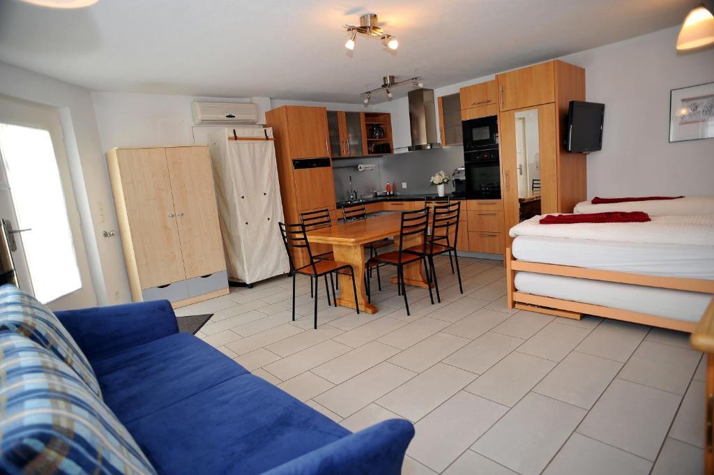 Niros Bed & Breakfast Birsfelden Pokój zdjęcie