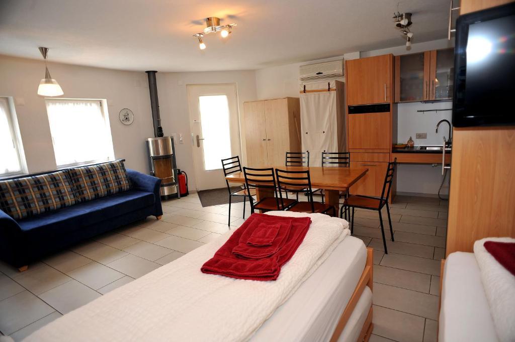 Niros Bed & Breakfast Birsfelden Pokój zdjęcie