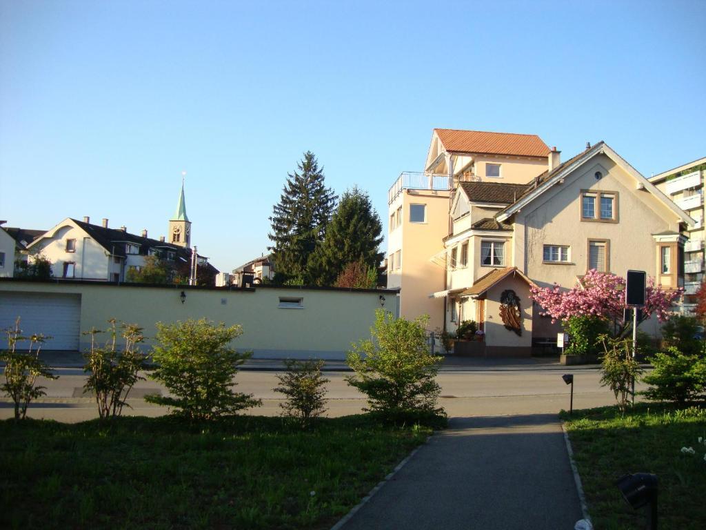 Niros Bed & Breakfast Birsfelden Zewnętrze zdjęcie